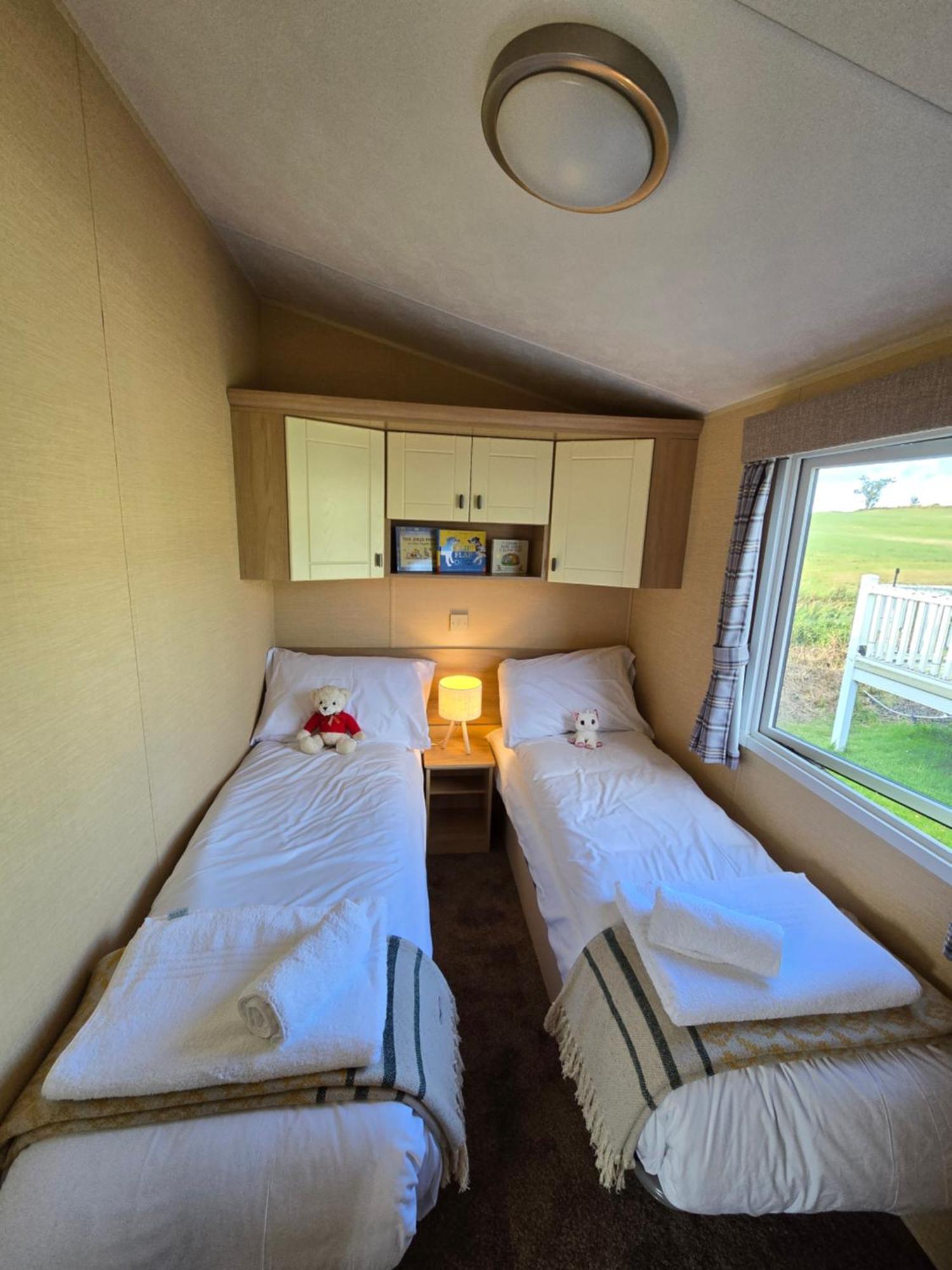 Caravan E6, The Miron *