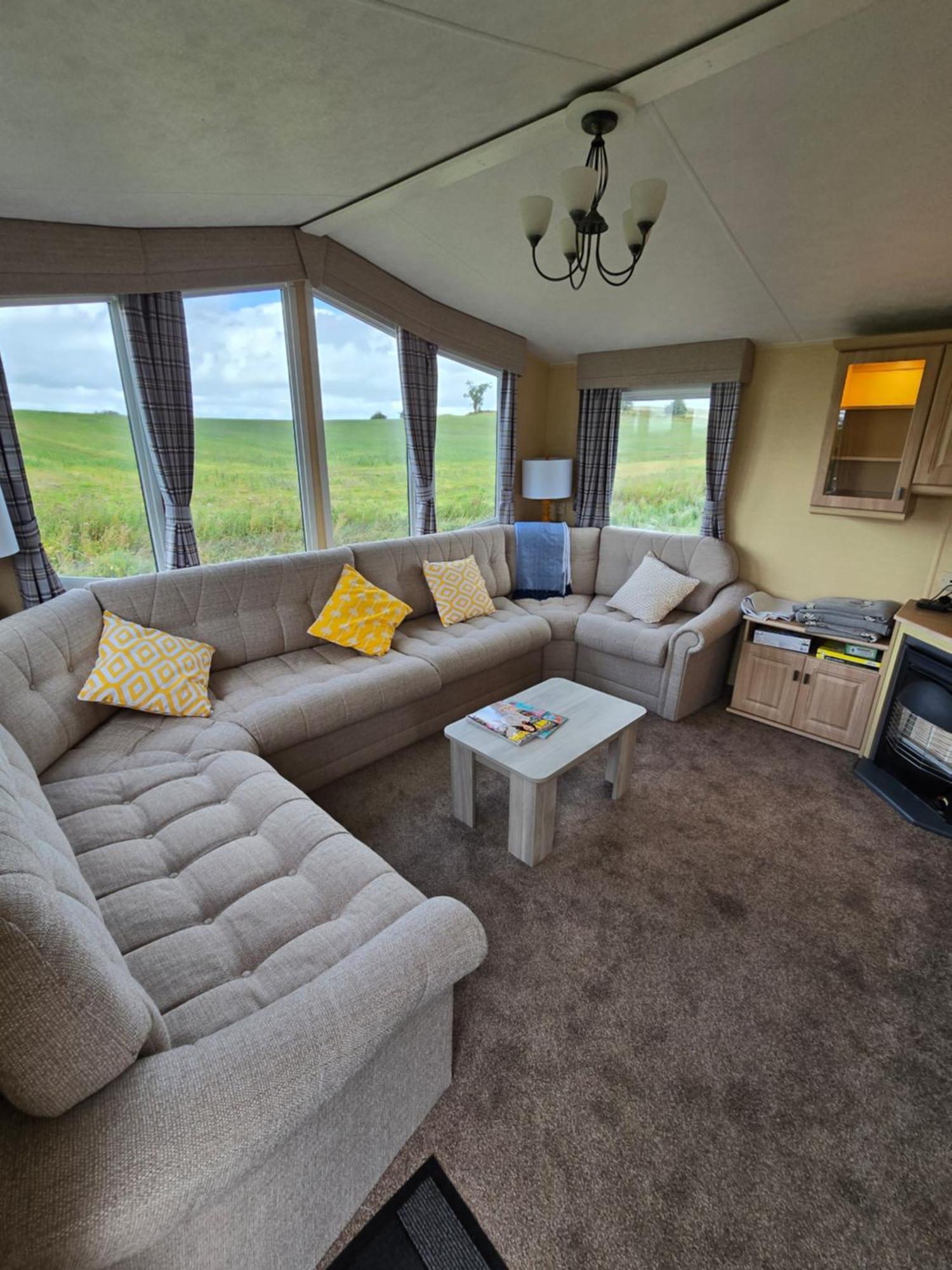 Caravan E6, The Miron Gisburn