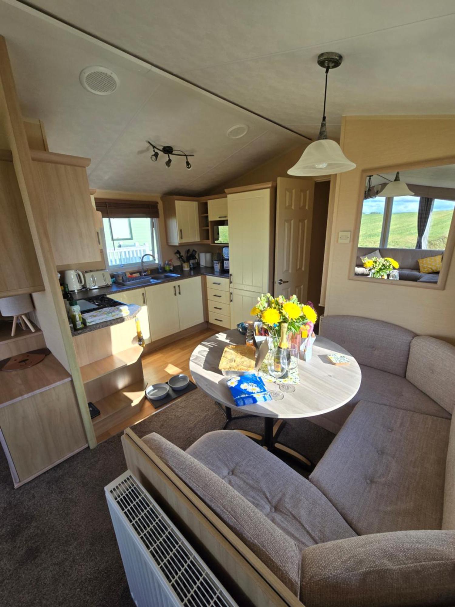 Caravan E6, The Miron